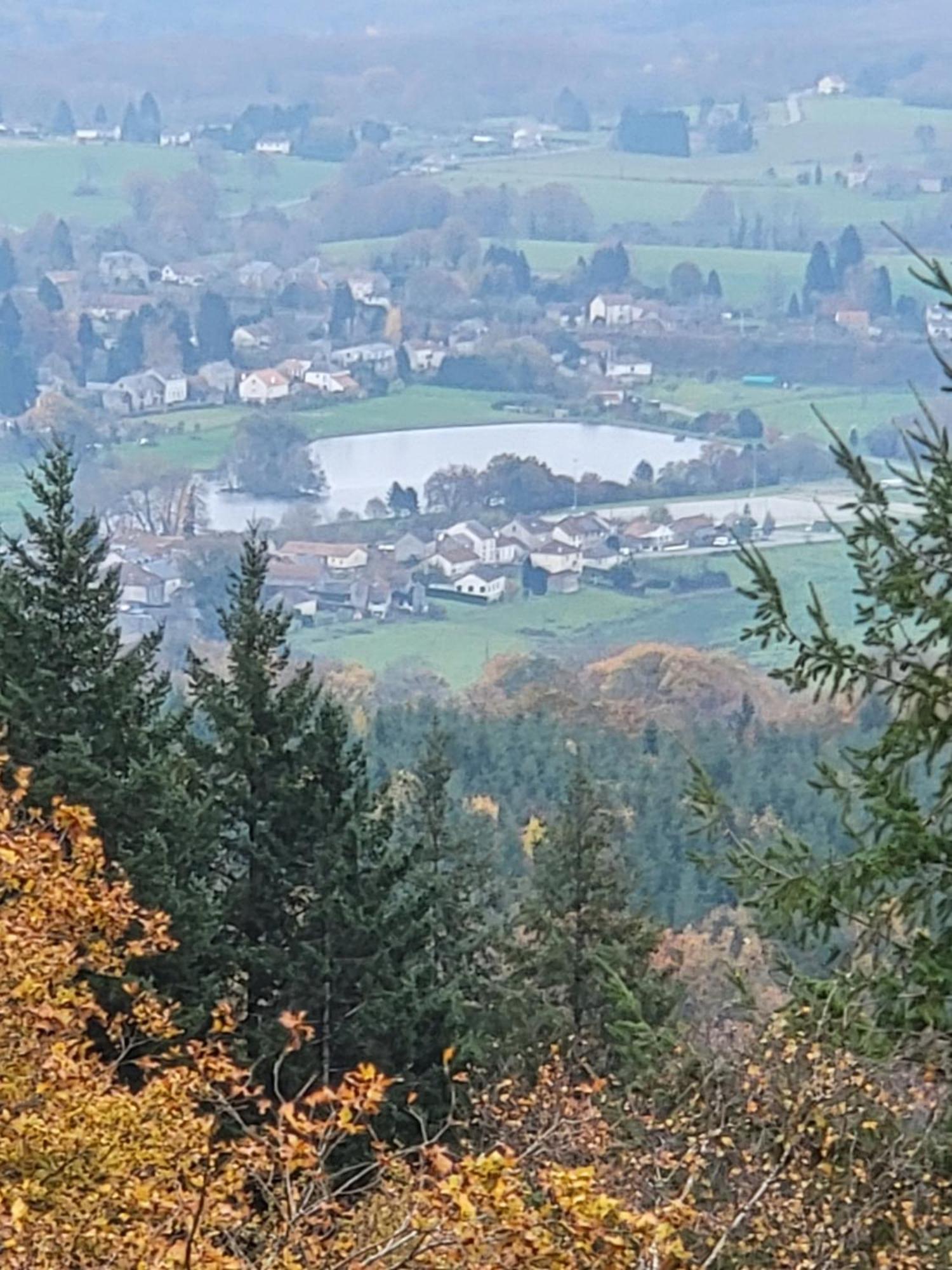 Vue Du Vallon Bersac-sur-Rivalier Eksteriør bilde