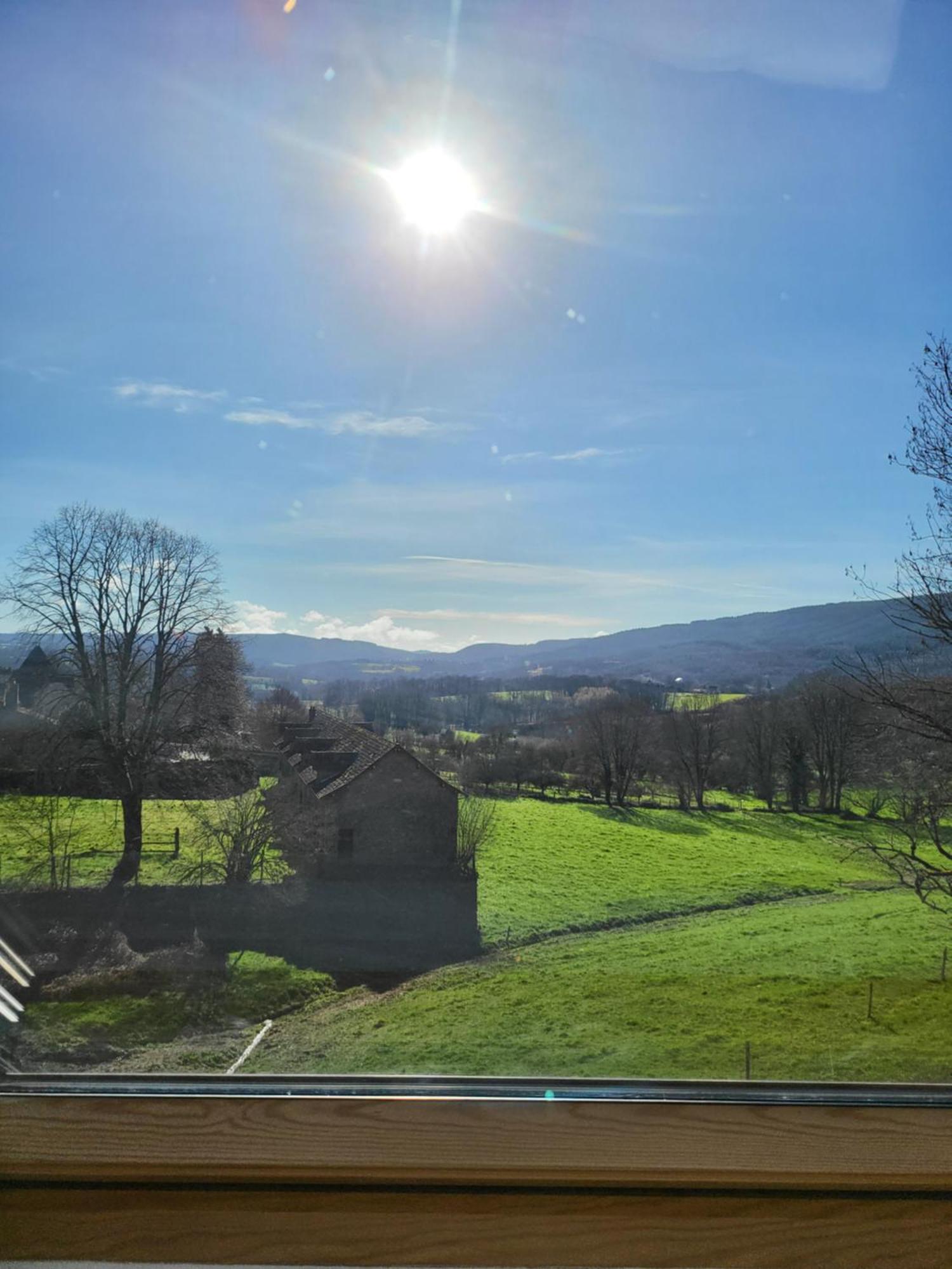 Vue Du Vallon Bersac-sur-Rivalier Eksteriør bilde